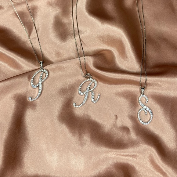 Letter S Initial Necklace - Picture 4 of 6